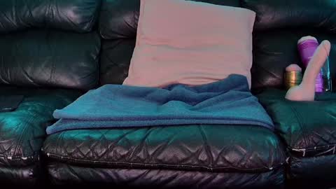 Thomas online show from December 31, 6:24 pm