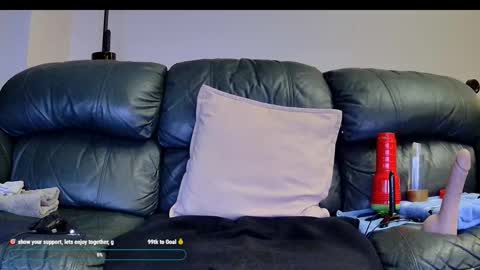 Thomas online show from October 25, 6:35 pm