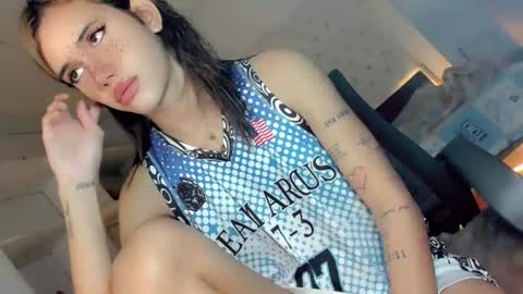 Snapshot of superhotbabe1 chatting on December 2, 1:02 pm Erica Help me to reach my goal Superhotbabe1 online show from December 2, 1:02 pm