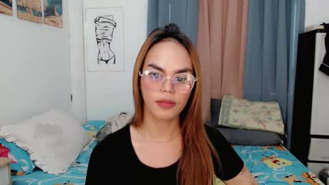 Snapshot of superhotvaleria chatting on April 21, 6:52 am Im val online show from April 21, 6:52 am