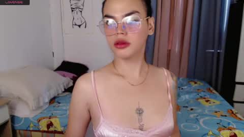 Snapshot of superhotvaleria chatting on May 15, 12:39 am Im val online show from May 15, 12:39 am