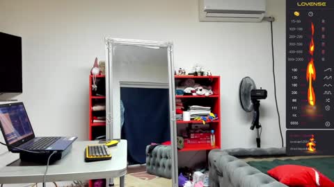 supermanboyxxl online show from January 2, 7:01 am