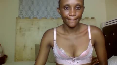 Snapshot of supersexxy_chyna chatting on April 4, 3:20 pm supersexxy_chyna online show from April 4, 3:20 pm