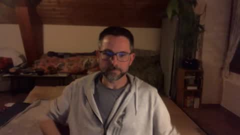 supersquirrel81 online show from December 4, 6:27 pm