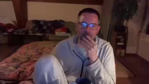 supersquirrel81 online show from March 13, 5:14 am