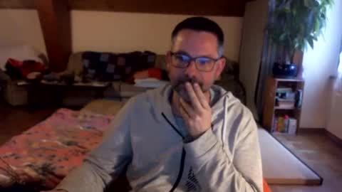 supersquirrel81 online show from March 14, 7:14 am