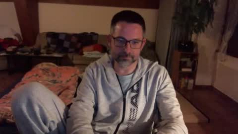 supersquirrel81 online show from March 18, 8:01 pm