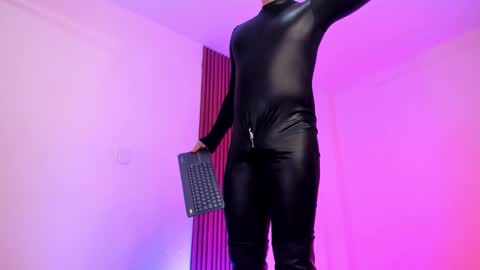 llllSupra llll online show from November 29, 8:01 pm