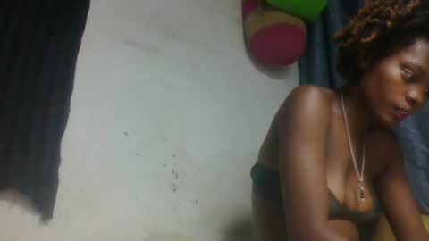 Snapshot of surbelle chatting on April 13, 9:53 pm surbelle online show from April 13, 9:53 pm