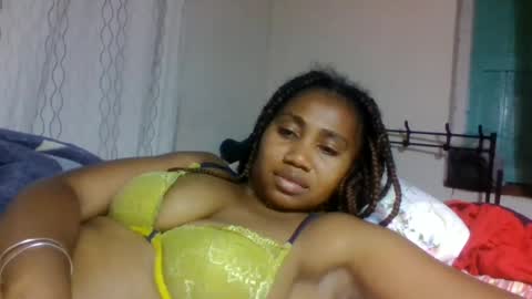 Snapshot of surbelle chatting on June 14, 10:34 pm surbelle online show from June 14, 10:34 pm