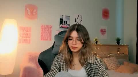 Snapshot of surfcheff chatting on March 18, 1:25 pm Sara online show from March 18, 1:25 pm