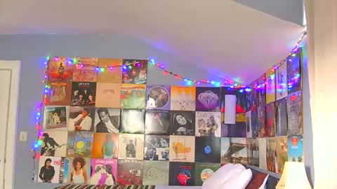 surferboy672 online show from December 17, 6:47 pm