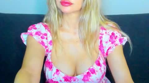 surikiss online show from September 21, 9:38 pm