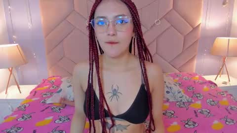 Snapshot of susan_cotton chatting on December 16, 3:44 am Susan Cotton online show from December 16, 3:44 am