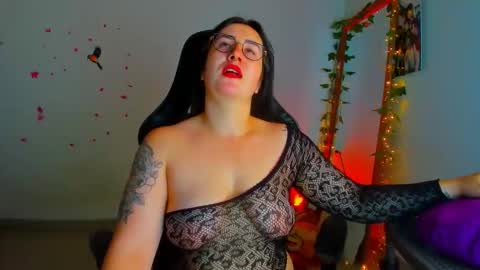 Snapshot of susan_fox1 chatting on November 23, 7:02 pm Dani online show from November 23, 7:02 pm