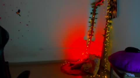 Snapshot of susan_fox1 chatting on December 1, 7:30 pm Dani online show from December 1, 7:30 pm