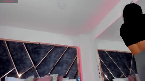 susanahenao online show from January 10, 5:04 pm