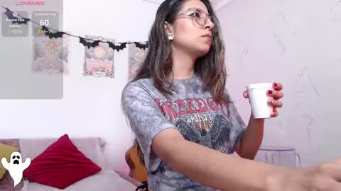 Susana hendrix    online show from October 12, 3:33 pm