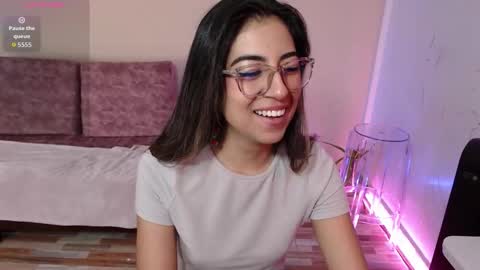 Susana hendrix    online show from February 3, 3:39 pm