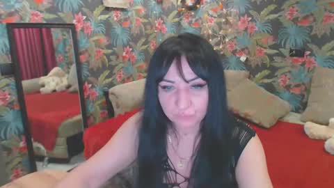 SusanLaNice online show from December 7, 8:05 pm