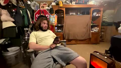 Snapshot of sushi_burrito03 chatting on March 12, 12:53 am Davey Jones online show from March 12, 12:53 am