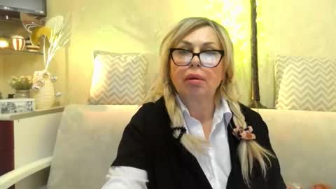 SusiexNoreen online show from February 6, 3:37 pm