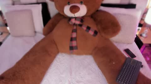 Snapshot of susimendez_ chatting on March 5, 8:27 pm susi online show from March 5, 8:27 pm