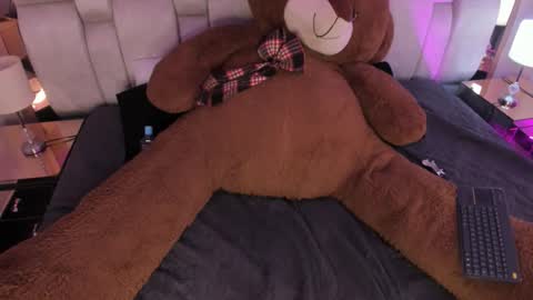 Snapshot of susimendez_ chatting on March 9, 8:46 pm susi online show from March 9, 8:46 pm