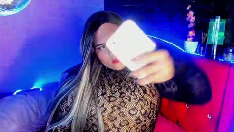 Snapshot of sussan__dirty chatting on November 15, 12:30 am Sussan online show from November 15, 12:30 am