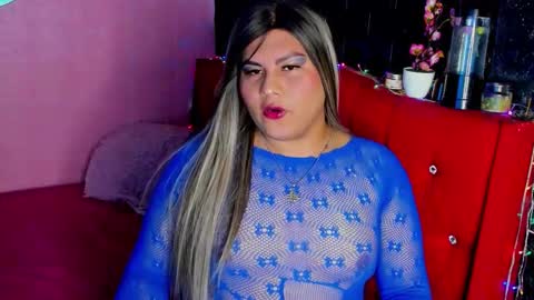 Snapshot of sussan__dirty chatting on December 3, 11:36 pm Sussan online show from December 3, 11:36 pm