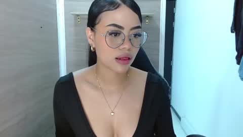 Susan online show from February 19, 2:34 pm