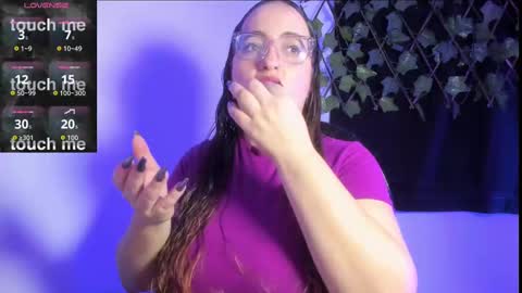 Snapshot of sussanmiller_ chatting on September 15, 1:27 am sussanmiller_ online show from September 15, 1:27 am