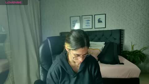 Snapshot of sussy__stone chatting on January 7, 12:20 pm online show from January 7, 12:20 pm