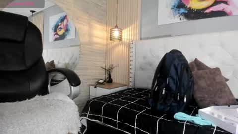 Snapshot of sussy__stone chatting on April 16, 11:55 am online show from April 16, 11:55 am