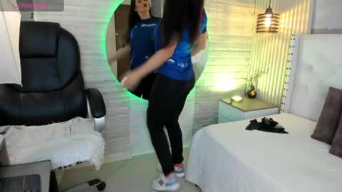Snapshot of sussy__stone chatting on April 23, 12:29 pm online show from April 23, 12:29 pm