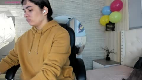 Snapshot of sussy__stone chatting on May 19, 11:49 am online show from May 19, 11:49 am
