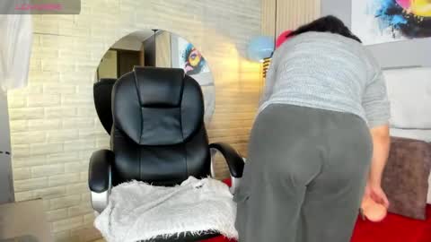 Snapshot of sussy__stone chatting on May 28, 12:13 pm online show from May 28, 12:13 pm