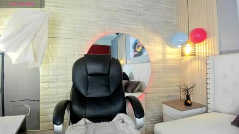 Snapshot of sussy__stone chatting on May 29, 12:03 pm online show from May 29, 12:03 pm