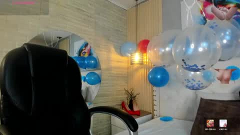 Snapshot of sussy__stone chatting on June 1, 12:07 pm online show from June 1, 12:07 pm