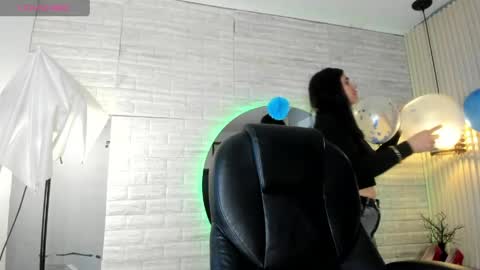 Snapshot of sussy__stone chatting on June 6, 11:59 am online show from June 6, 11:59 am