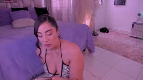sussy_bell_ online show from July 25, 6:05 pm