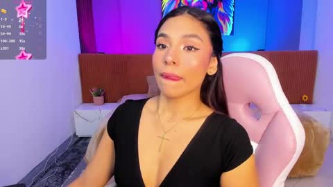 sussy_sweet4u online show from May 23, 8:40 am