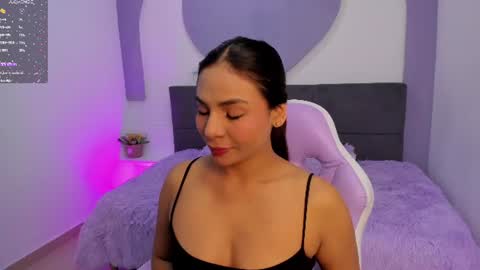sussy_sweet4u online show from June 15, 11:23 am