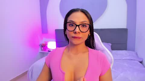 sussy_sweet4u online show from June 21, 10:07 am