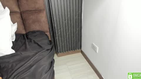 sussy_vixen online show from October 18, 9:32 am