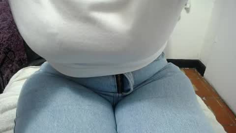 Snapshot of susy_perverttt chatting on March 13, 3:18 pm susy_perverttt online show from March 13, 3:18 pm