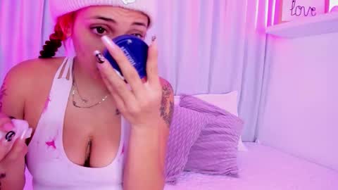 susyy online show from December 1, 7:30 pm