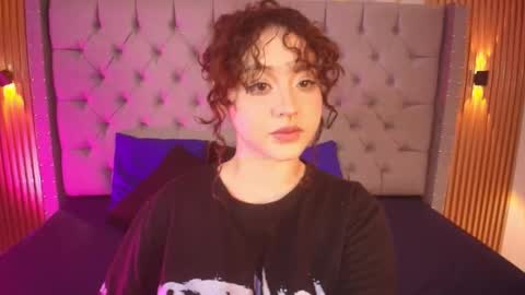 Snapshot of suxan_white chatting on April 5, 12:13 pm suxan_white online show from April 5, 12:13 pm