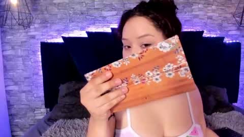 Snapshot of suxan_white chatting on April 23, 9:28 pm suxan_white online show from April 23, 9:28 pm