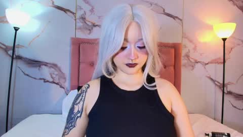 Snapshot of suxan_white chatting on May 20, 9:43 pm suxan_white online show from May 20, 9:43 pm